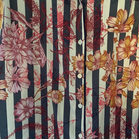 Beautiful Victoria Secret button up nighty. - Picture 2 of 2